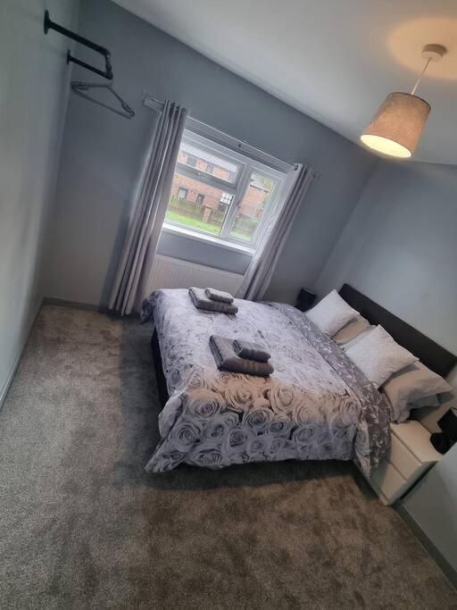 3 Bed Detached House & Hot Tub Villa Wrexham Exterior photo